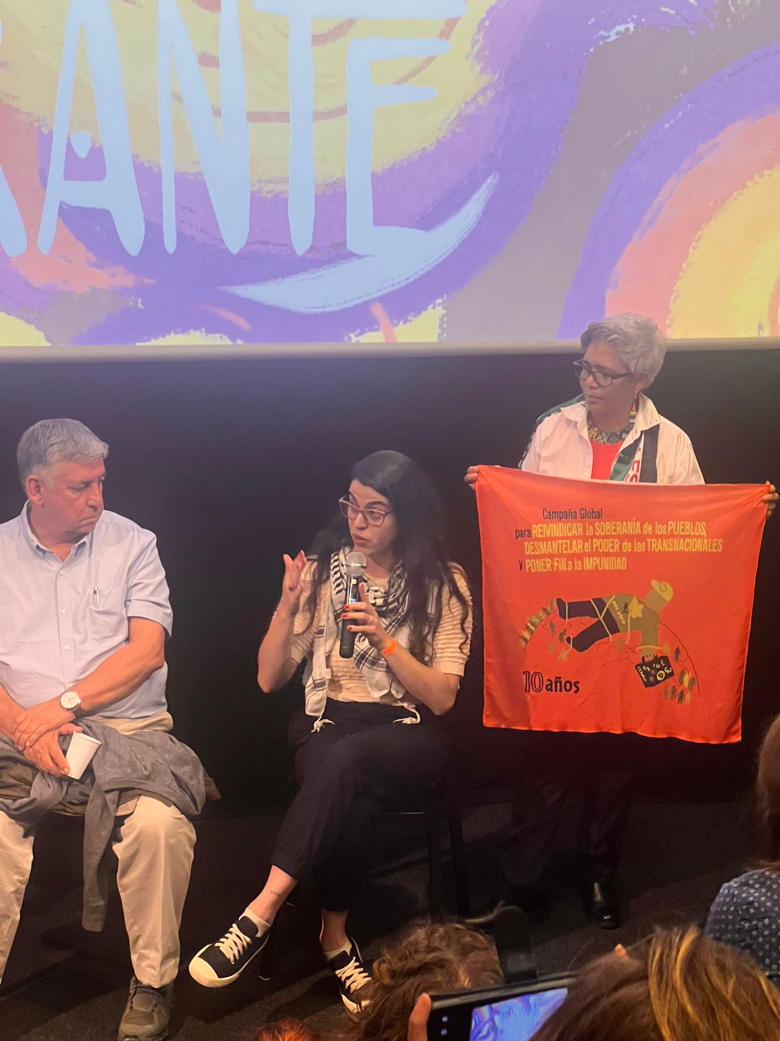 Público e invitados durante una conversación en la edición 2024